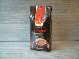Zrnková káva 100% arabica. Pražena speciálně na italský způsob, určená pro přípravu kávy ve strojích na espresso. Plné a intenzivní chuti s nezaměnitelnou vůní kávy Dallmayr