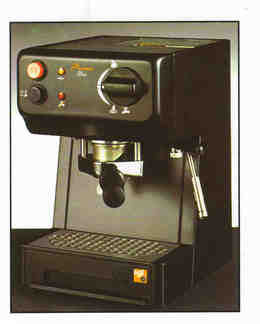 5 druhů káv Káva v kapslích ( systém POD ) Jednoduché ovládání a snadná výměna kapsle - odpadá nepraktické a mnohdy pracné vyklepávání spařené kávy z páky kávovaru… Tlak 18 barů Pára na přípravu cappuccina Horká voda (např. na přípravu čaje) Hodí se všude tam, kde chcete připravit výbornou kávu espresso a mít s touto přípravou co nejméně práce.
